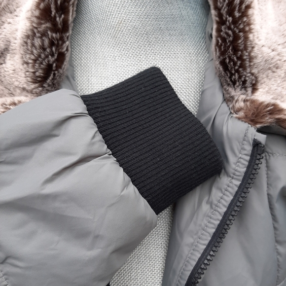 VANS Grey Puffer Jacket - Picture 12 of 13